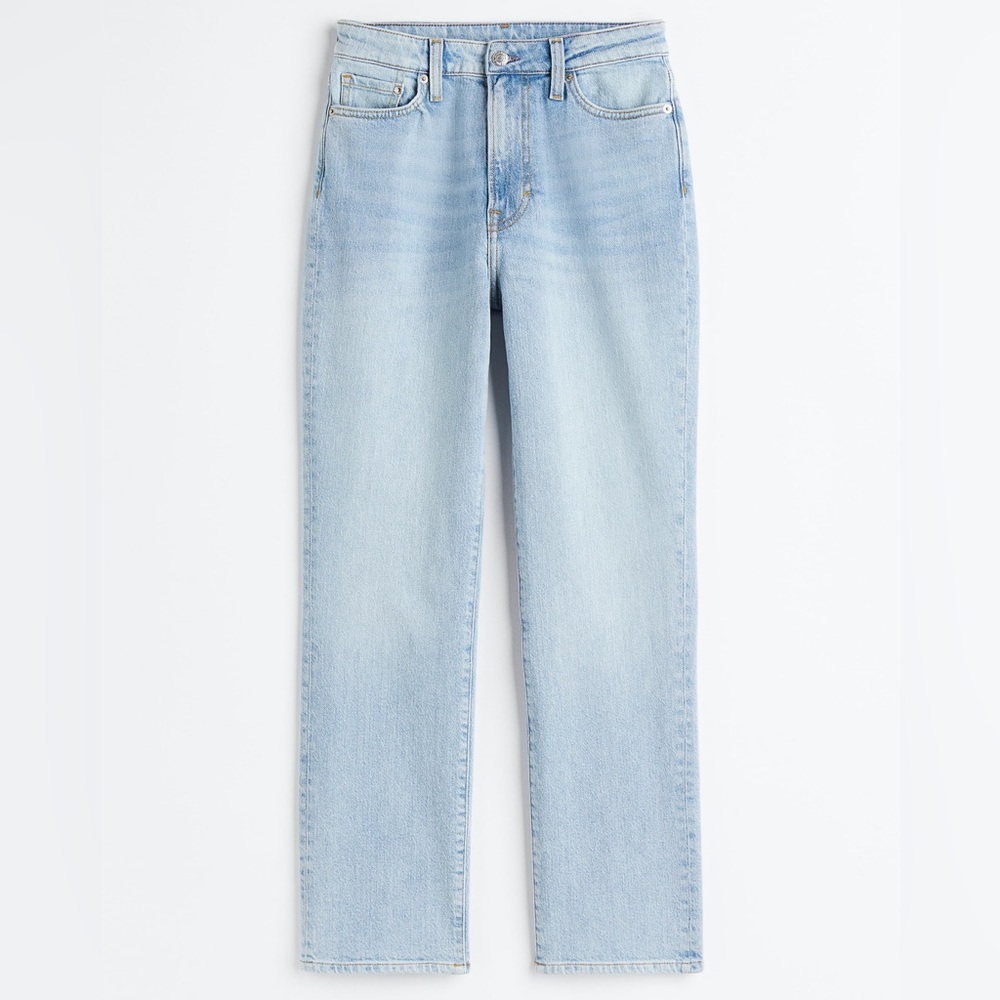 H&M high rise mom jeans
Light wash